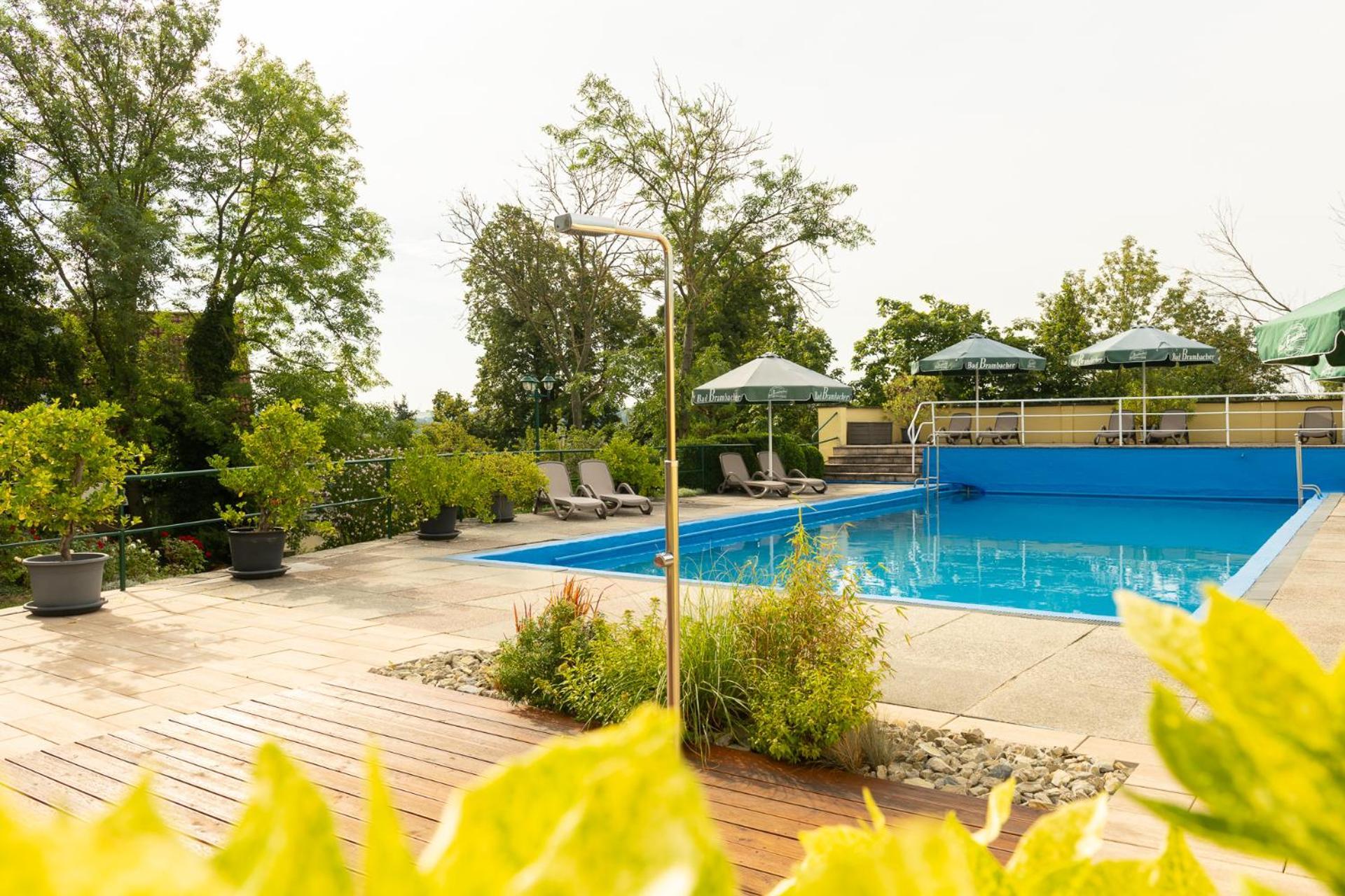 Berghotel Wilhelmsburg Bad Kosen Exterior photo